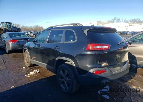 2017 Jeep Cherokee Latitude z USA, uszkodzony, nr VIN 1C4PJMCB5HW564770